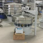 Ultrasonic Vibrating Screen with Scraper