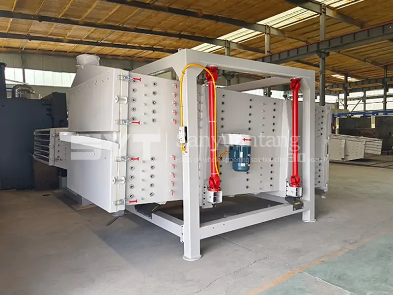 Sanyuantang rectangular gyratory sifter with a middle-mounted drive in a workshop